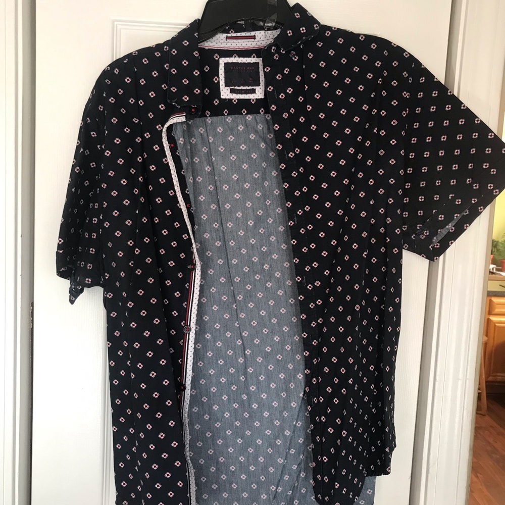 Short sleeve button down